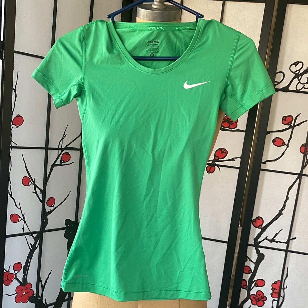Nike Women's Vibrant Green Short Sleeve Tee